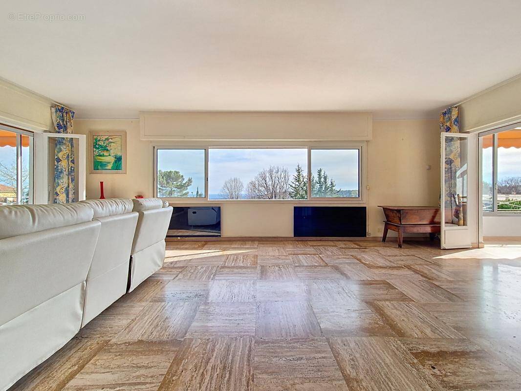 Appartement à VENCE