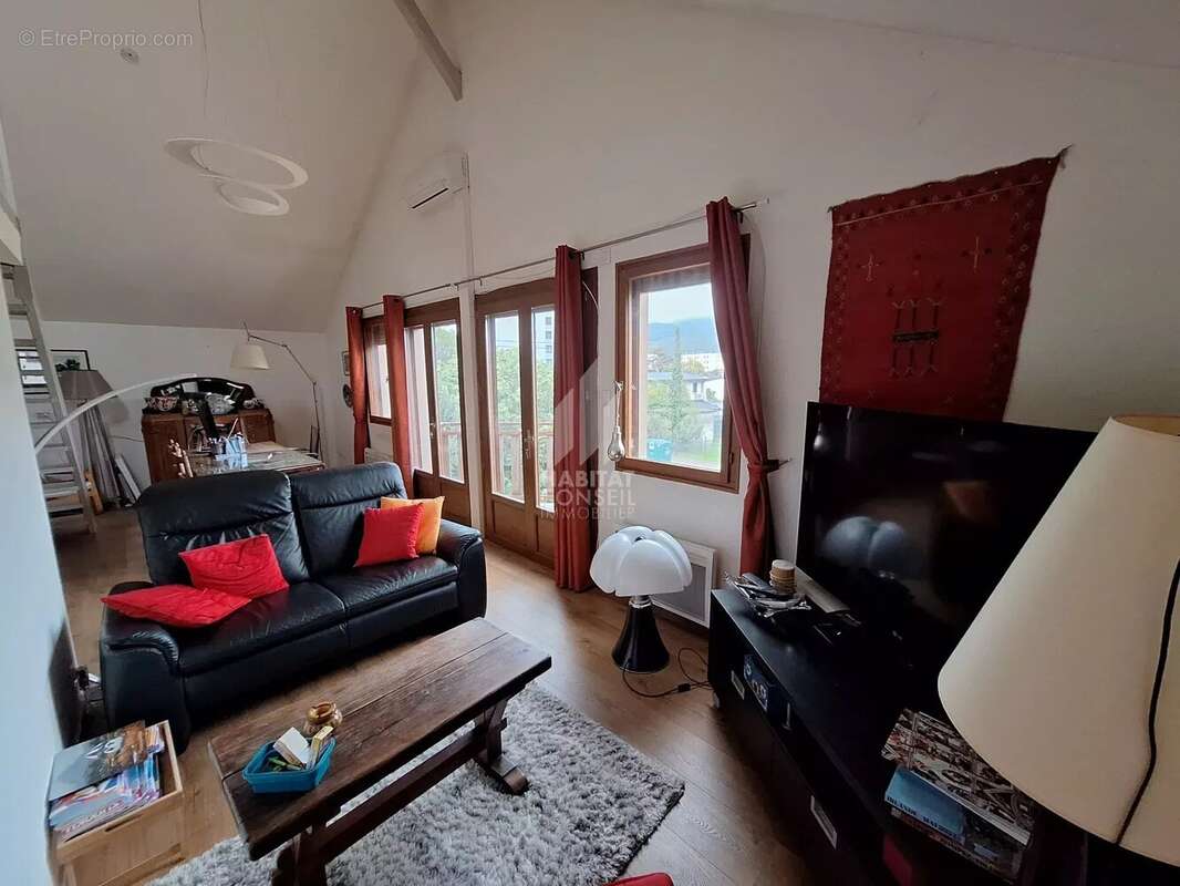 Appartement à FONTAINE