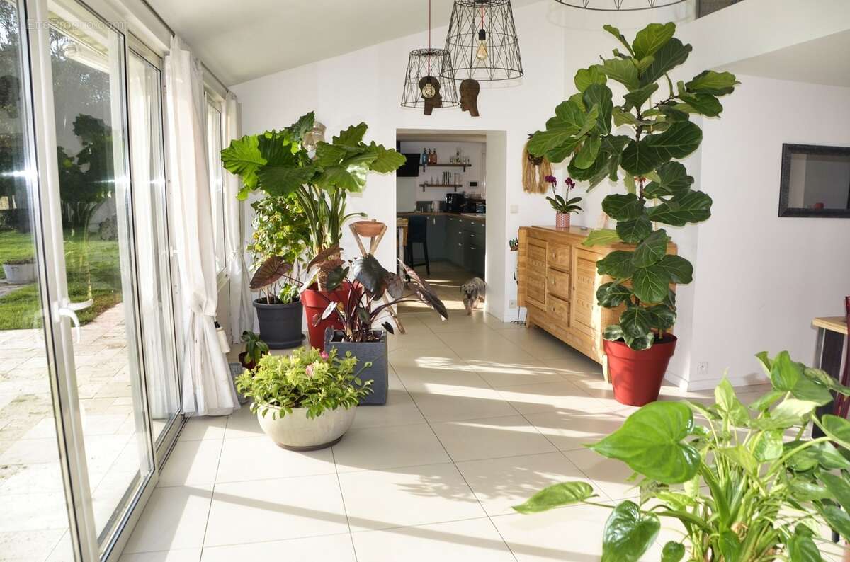 Maison à vendre 8 pièces LE GUE D'ALLERE (17) - photo 8