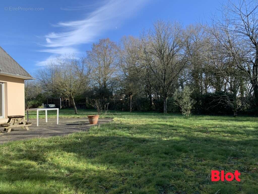 Maison à VEZIN-LE-COQUET