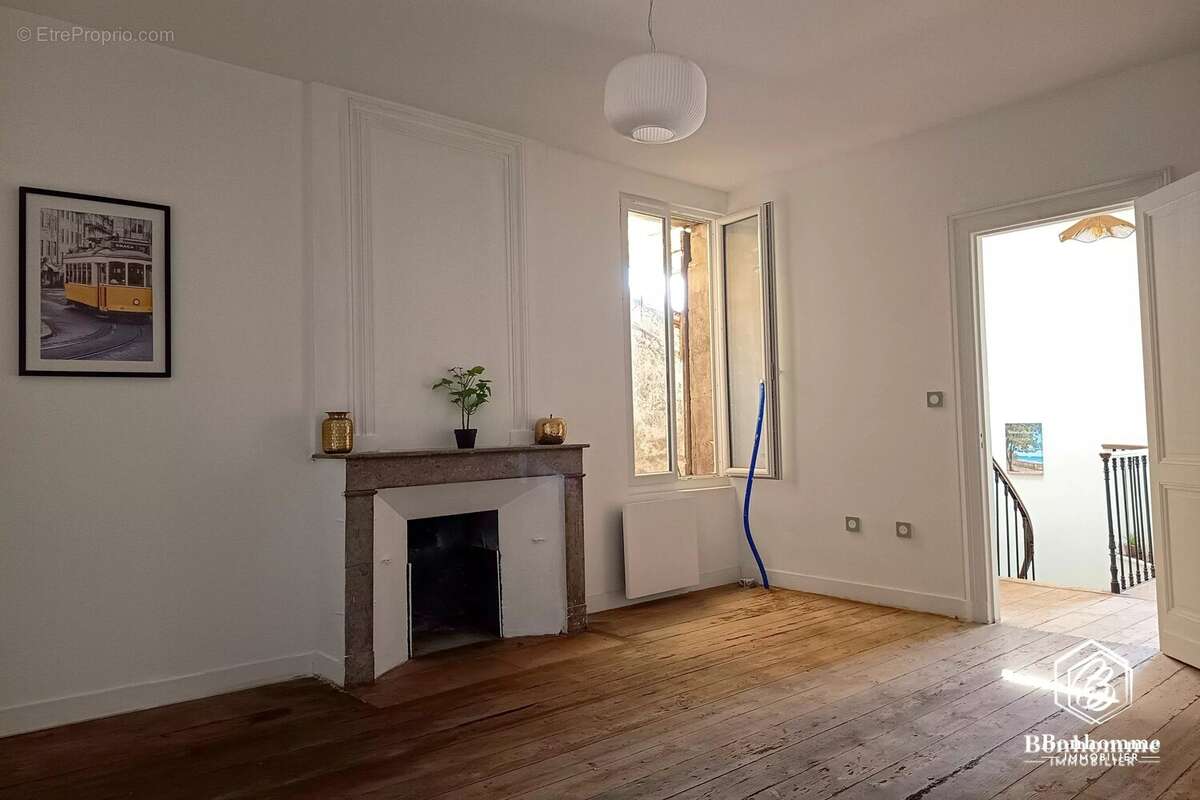 Appartement à SAUCATS