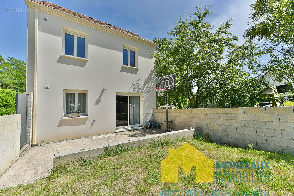 Maison à LINAS