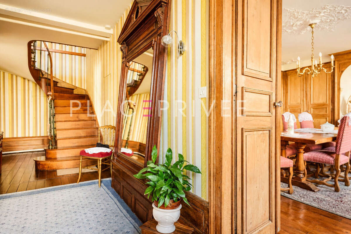 Maison avec jardin et dépendances - photo 9