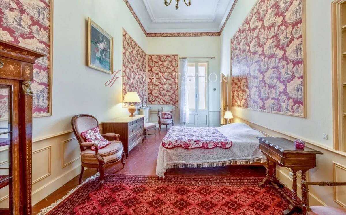 Hôtel particulier en plein cœur de L’Isle-sur-la-Sorgue,. - photo 7