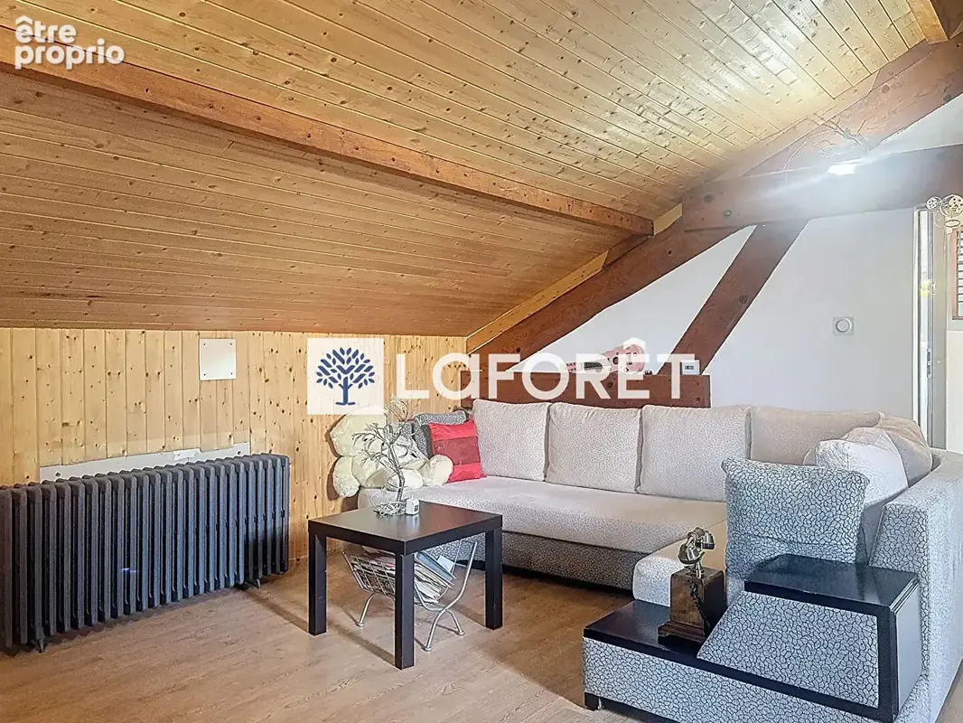 Maison coeur village de Tramoyes de 232,49m² et son terrain avec piscine de 942m² - photo 14
