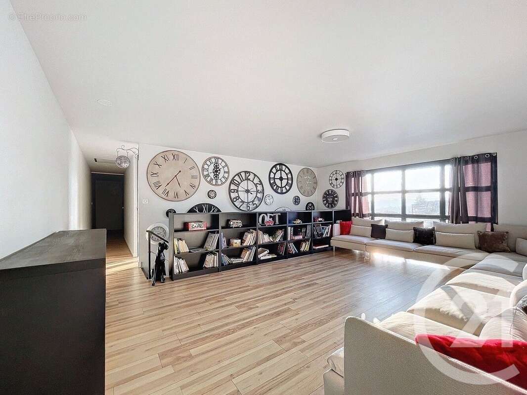 Maison à SAINT-MARTIN-LA-PLAINE