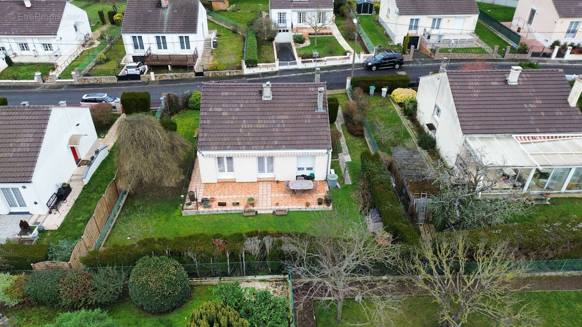 Maison à BELLEU