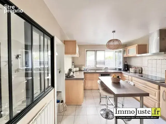 Maison 6 pièces 114 m² à vendre à Elancourt (78990) - photo 3