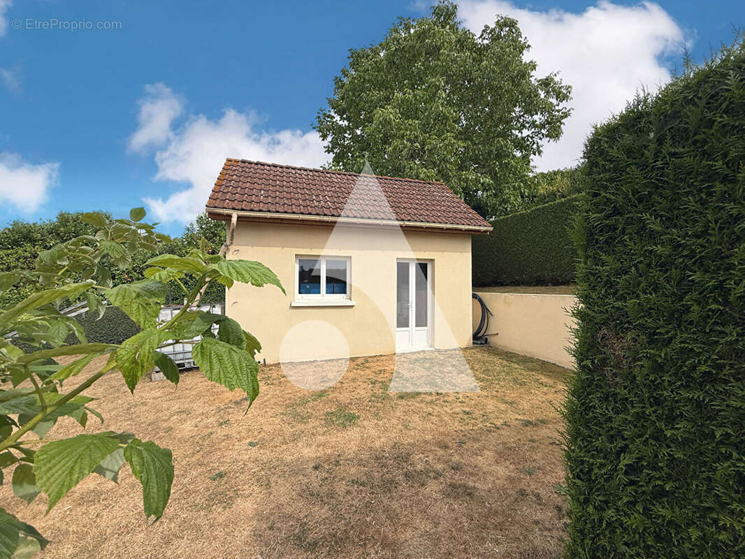 Maison traditionnelle située à Normanville 5 pièce(s) 105 m2 avec sous-sol complet - Quartier calme en impasse - photo 14