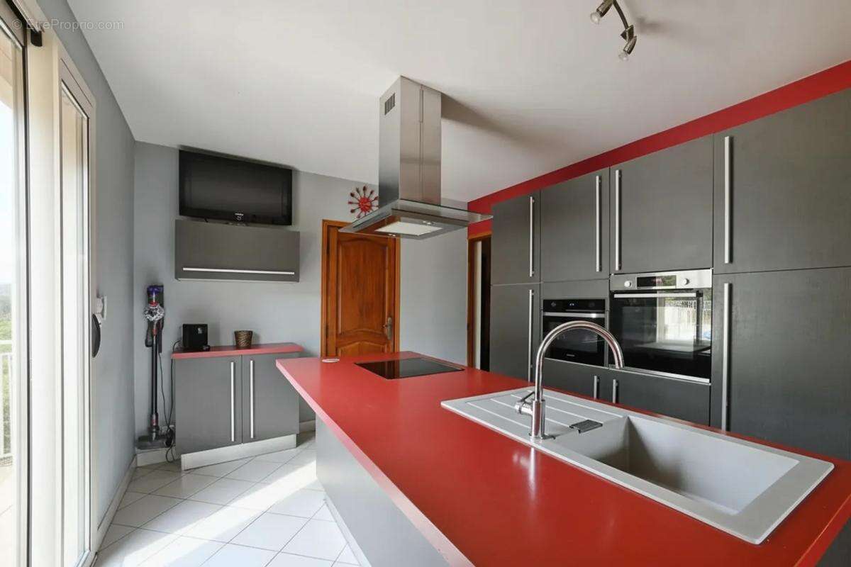 Maison à SAINT-HILAIRE-DE-BRETHMAS