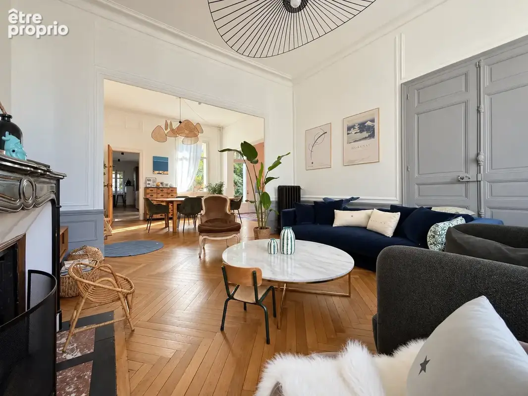 Élégante maison bourgeoise de 260 m2   Charme, volumes et confort familial - photo 3
