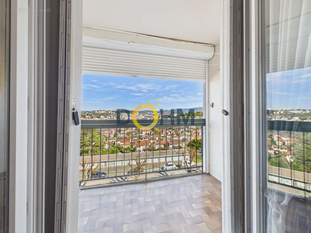 EXCLUSIVITÉ AGENCE   Grand T5 lumineux avec balcon, garage et cave ! - photo 4