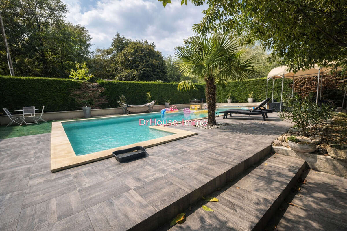 Maison à TERRASSON-LAVILLEDIEU