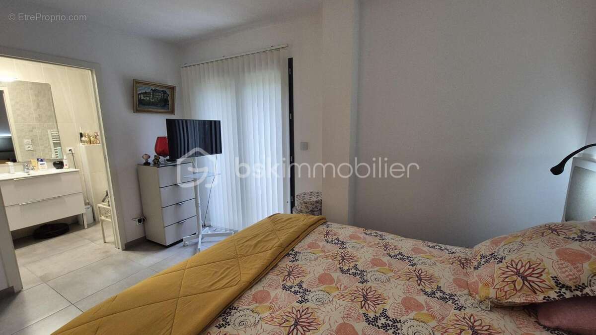 A vendre villa recente trois faces de 108m² sur terrain de 300m² en impasse a saint cyprien plage - proche du port - trois chamb - photo 15