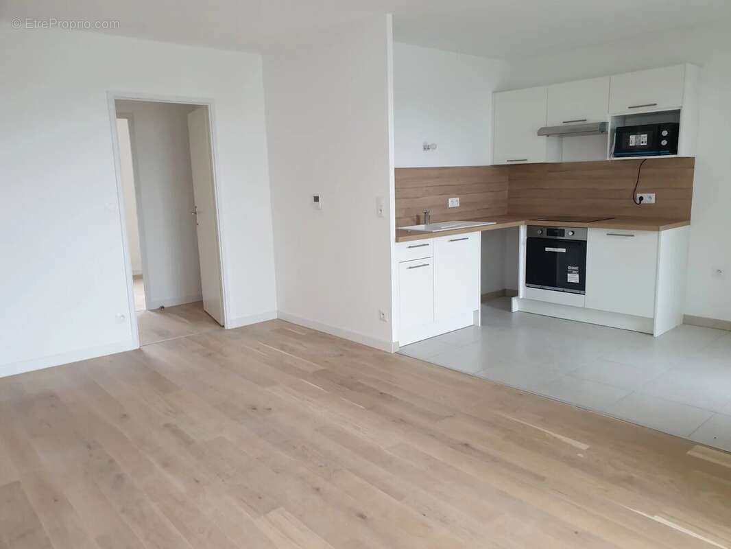 Appartement à SAINT-JEAN-DE-LA-RUELLE