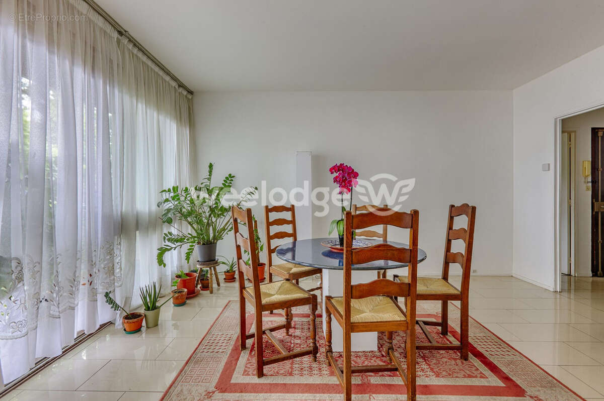 Appartement à LA CELLE-SAINT-CLOUD