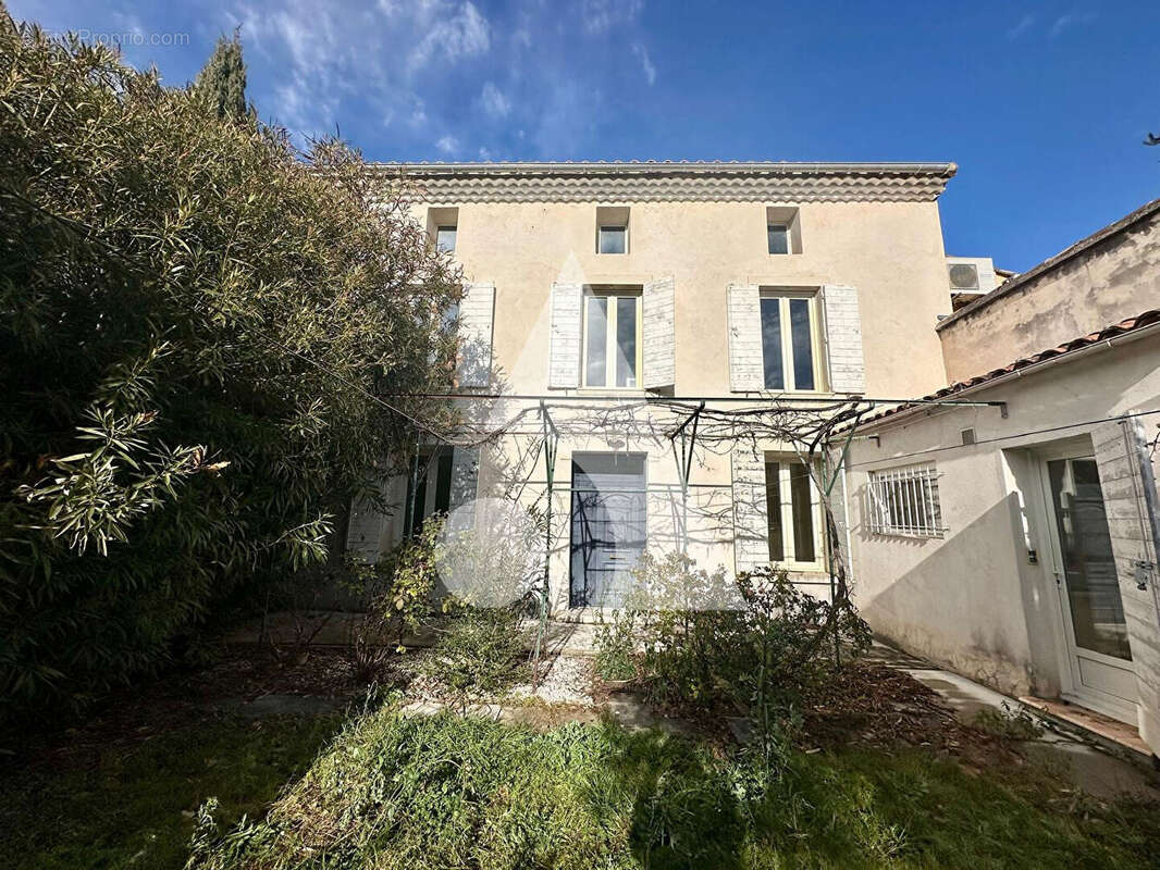 Maison à JONQUIERES