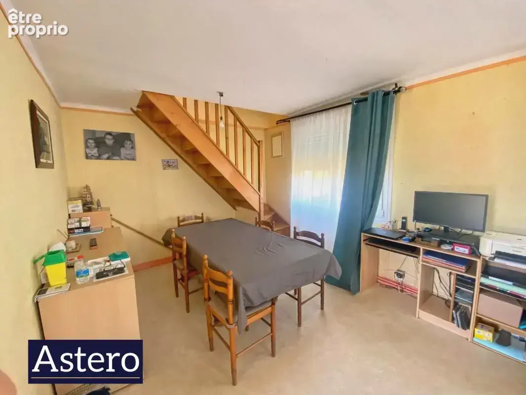 Maison familiale avec beau potentiel - Saint-Caradec - photo 4