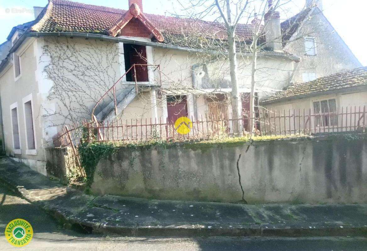 Maison à SAINT-AMAND-MONTROND