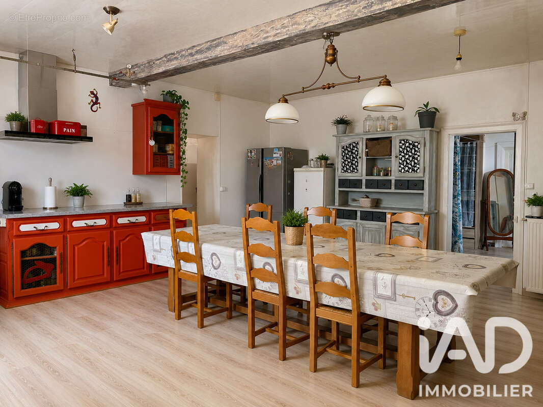 Maison 172 m² à Saint-Palais-De-Negrignac  - photo 6