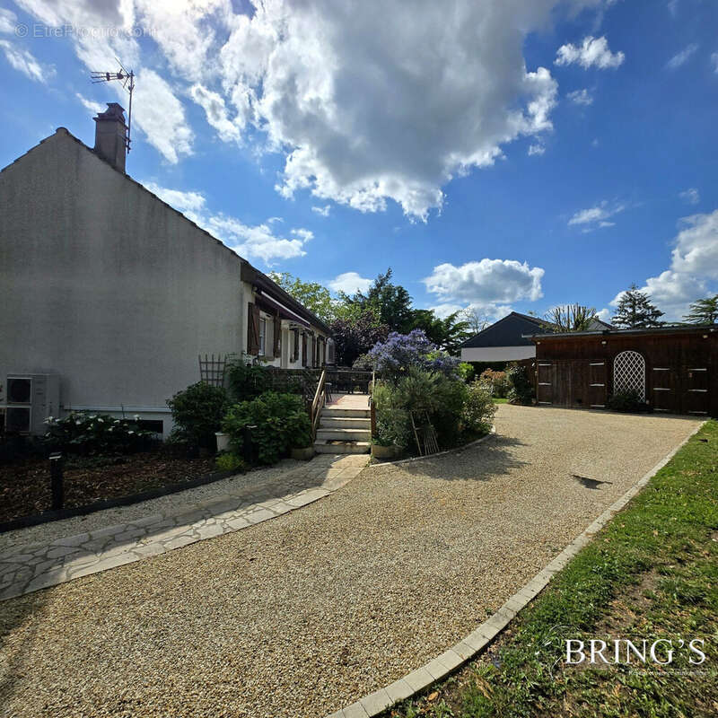 Maison 104 m² à Saint-Lubin-Des-Joncherets  - photo 3