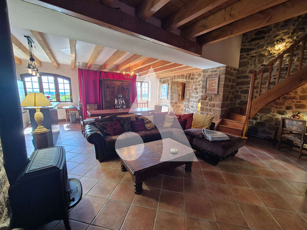 Maison à TAURIERS