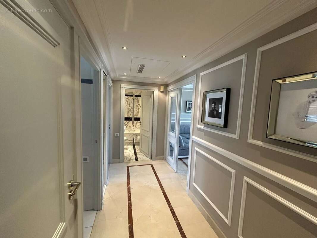 Appartement à VALLAURIS