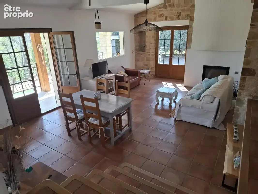Villa avec vue panoramique, piscine et jardin à Sillans-la-Cascade - photo 5