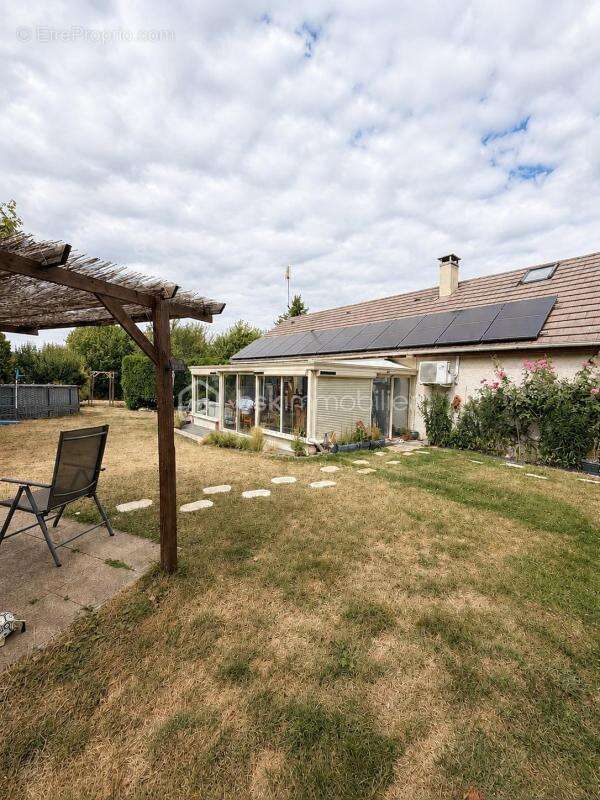 Maison plain-pied 100 m² 4 chambres à vendre - Terrain 1100 m² avec piscine - photo 13