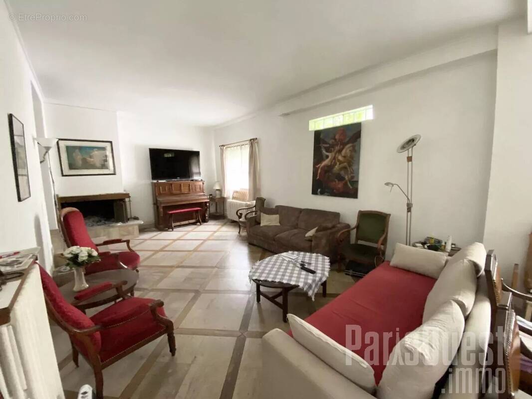 Maison à COURBEVOIE