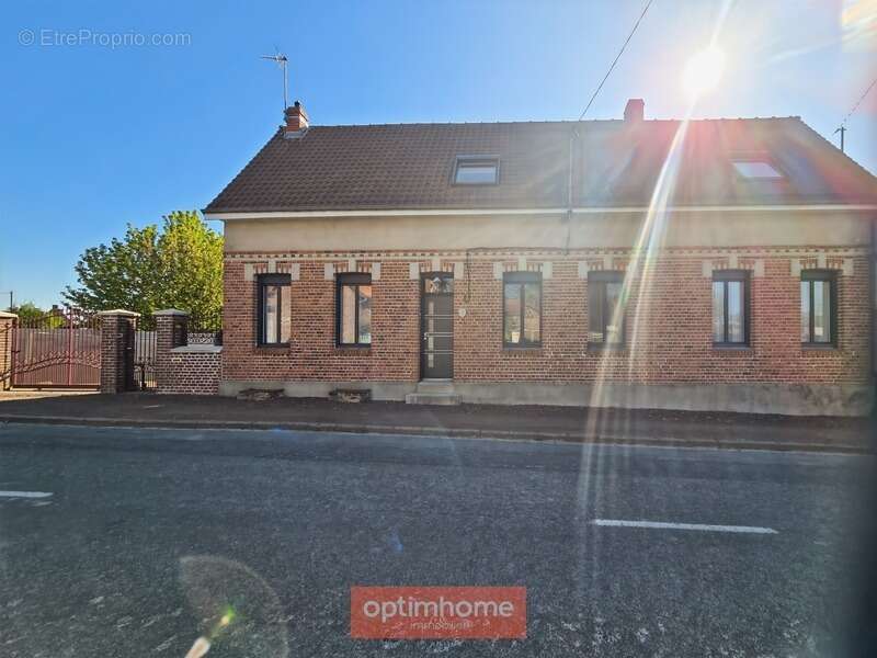 Maison à MOYENNEVILLE