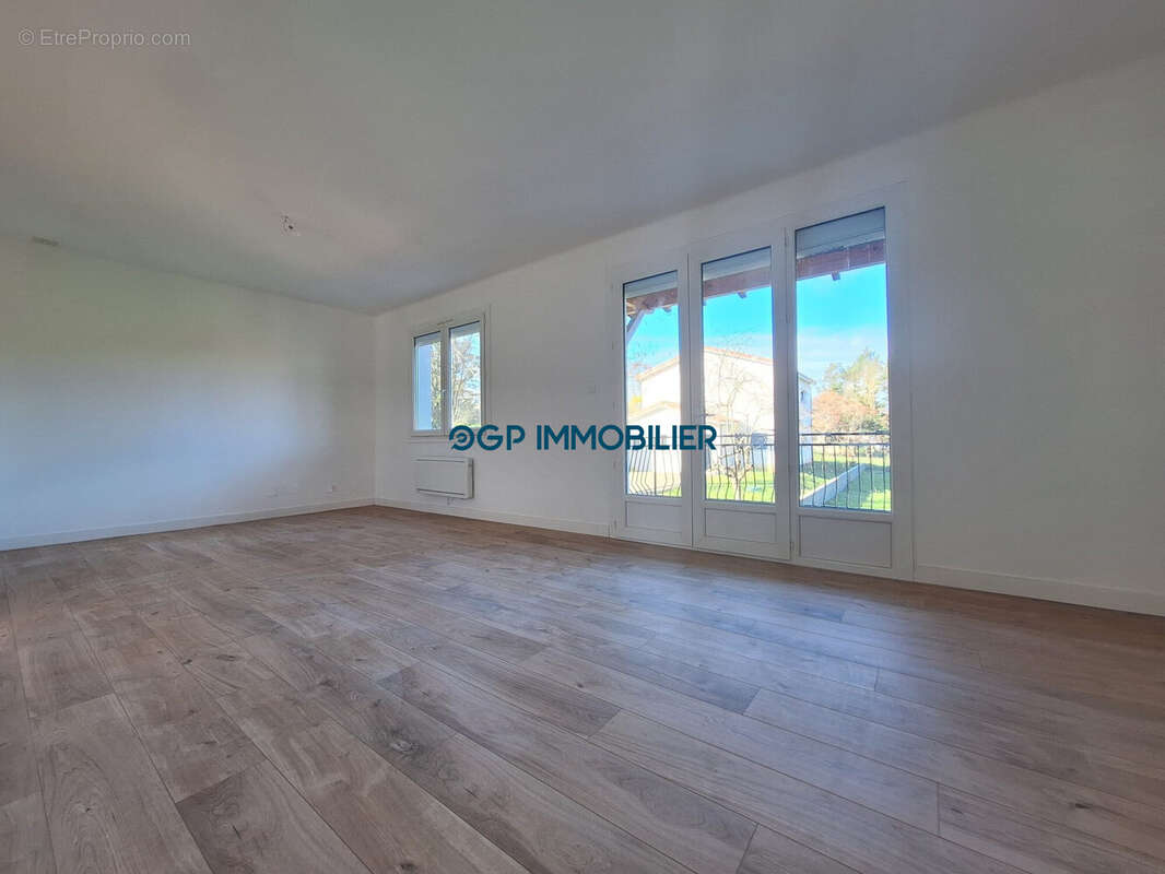 Maison à BRUGUIERES