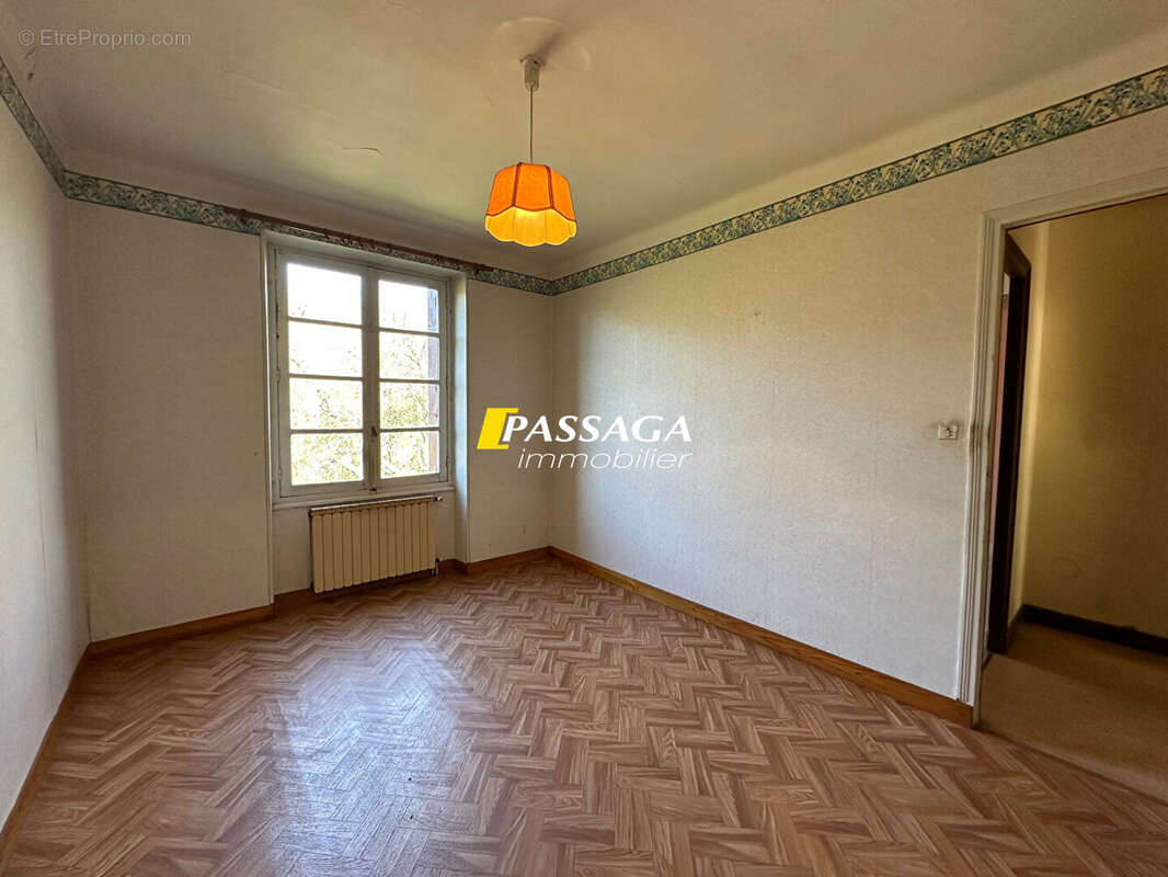 Maison à SAINT-CHRISTOPHE-VALLON