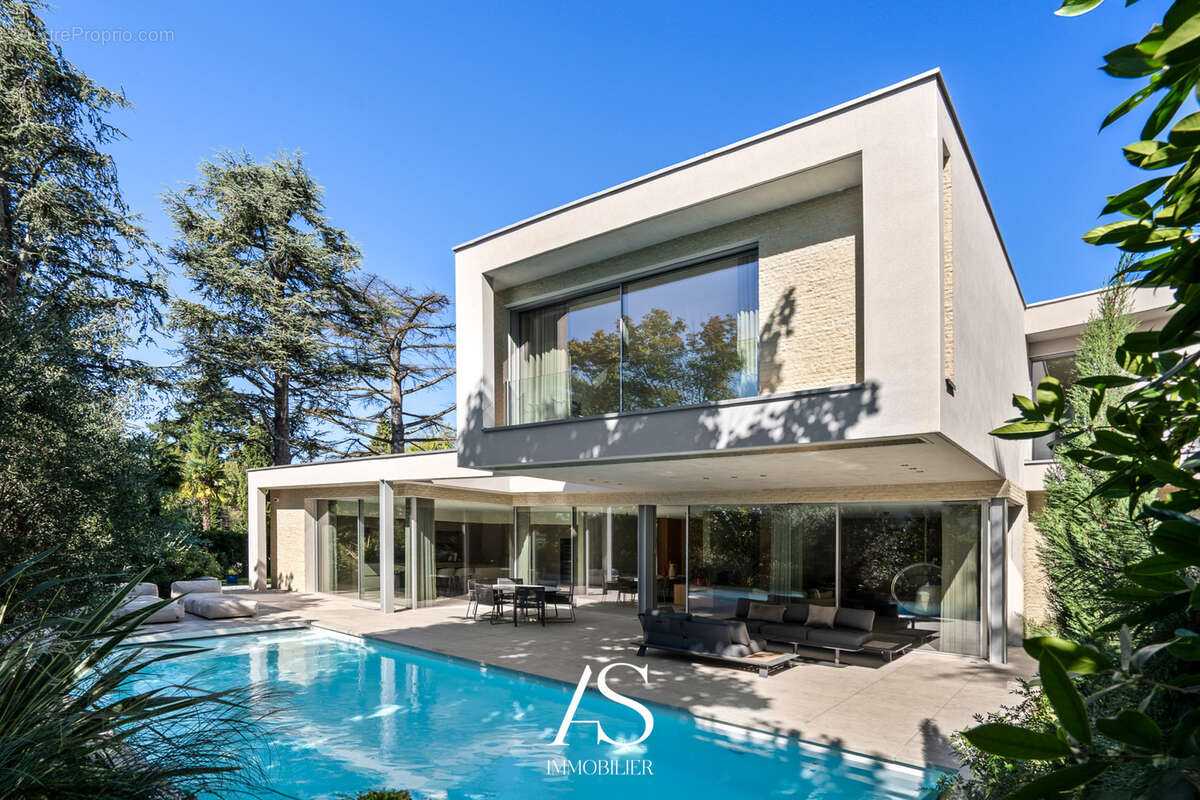 Maison à SAINT-CYR-AU-MONT-D'OR