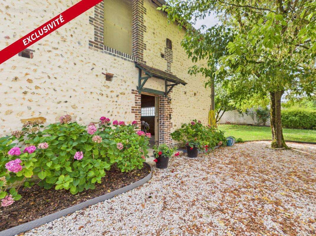 Maison à AIX-EN-OTHE