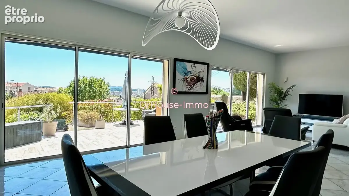 Maison 7 pièces 240 m² à vendre à Toulon (83200) - photo 3