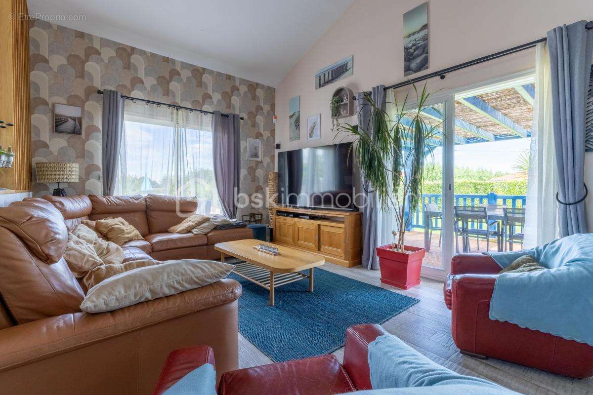 Vivez la modernité et le confort dans une maison contemporaine avec piscine ! - photo 4