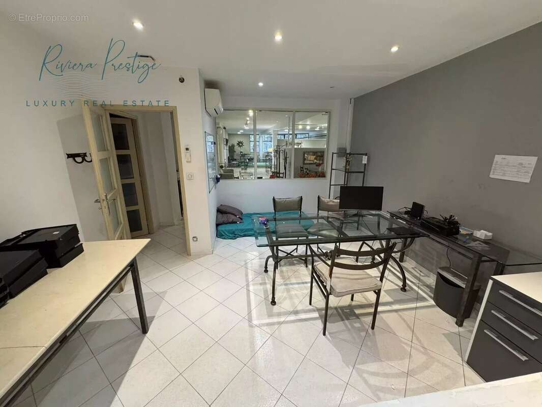 Commerce à MOUANS-SARTOUX