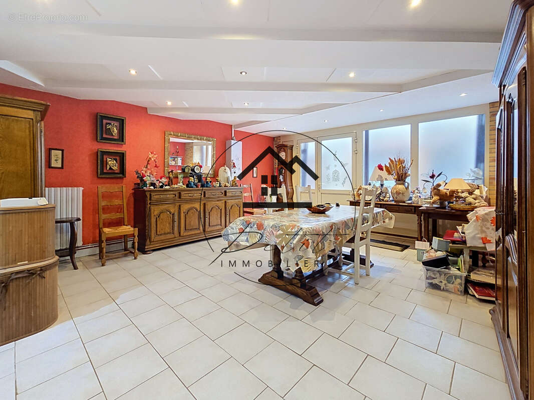Appartement à MOUY