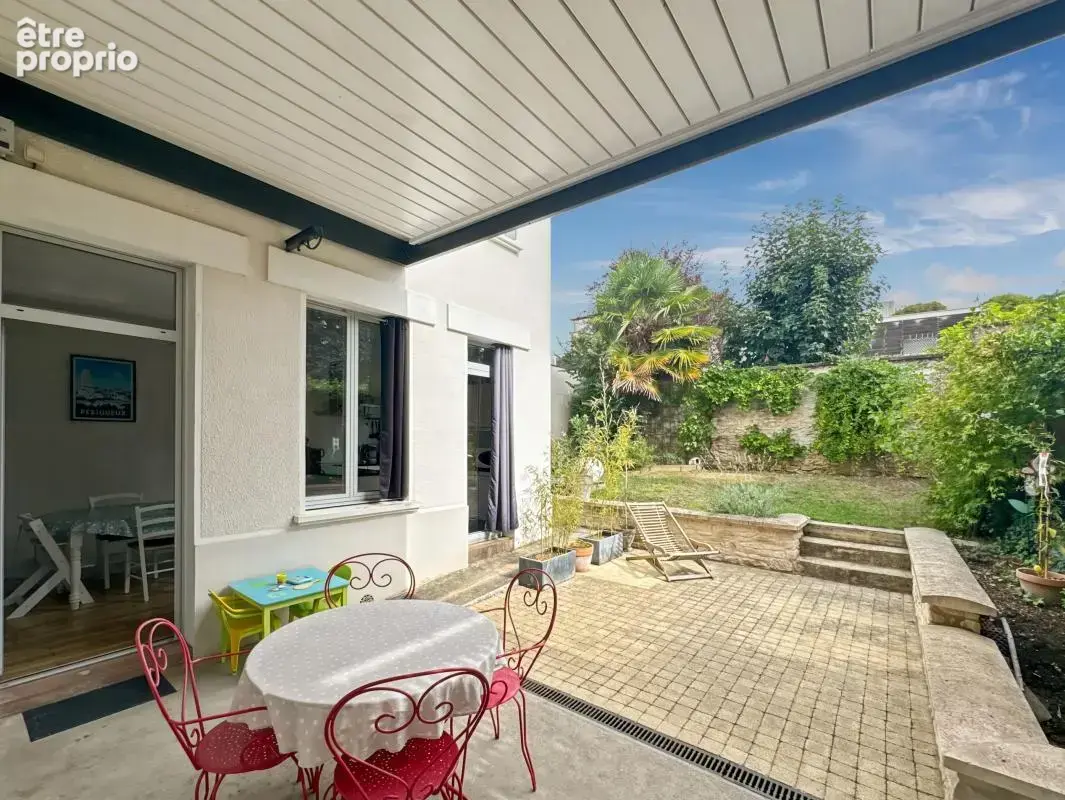 Périgueux centre – Maison de charme rénovée avec garage et jardin - photo 19