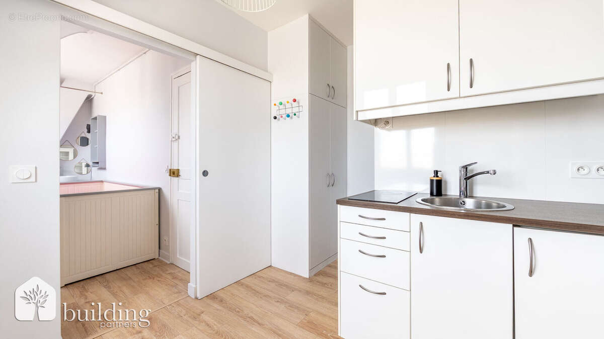 Appartement à PARIS-16E