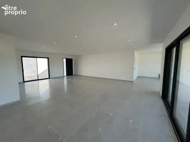 Maison neuve de plain à vendre avec garage et terrain attenant - photo 3