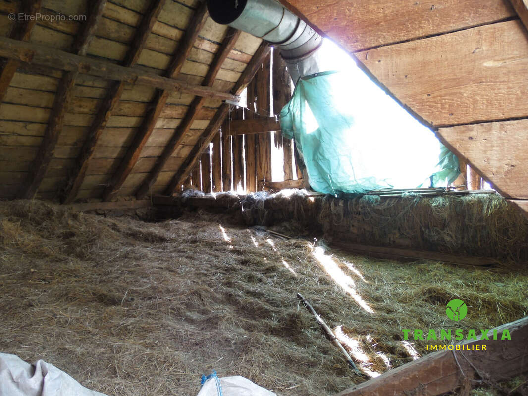 étage - Maison à SAINT-LARY