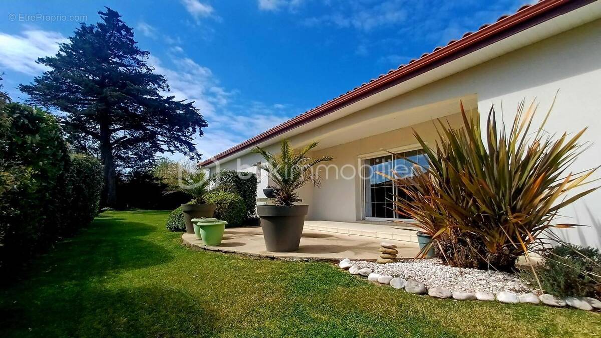 Maison à TALMONT-SAINT-HILAIRE