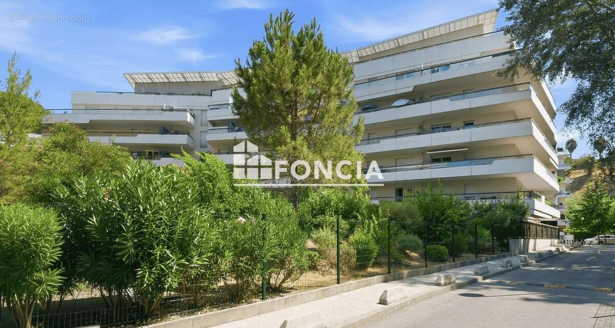 Cannes bocca  dans residence recente securisee avec piscine lumineux 2pieces terrasse pkg s/sol vendu loué - photo 11
