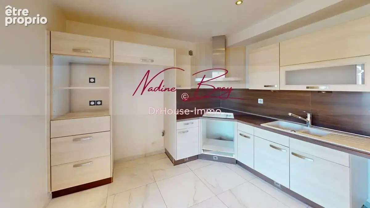 Maison 7 pièces 220 m² à vendre à La Tour-Du-Pin (38110) - photo 7
