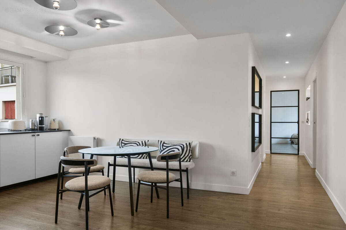Appartement à COURBEVOIE