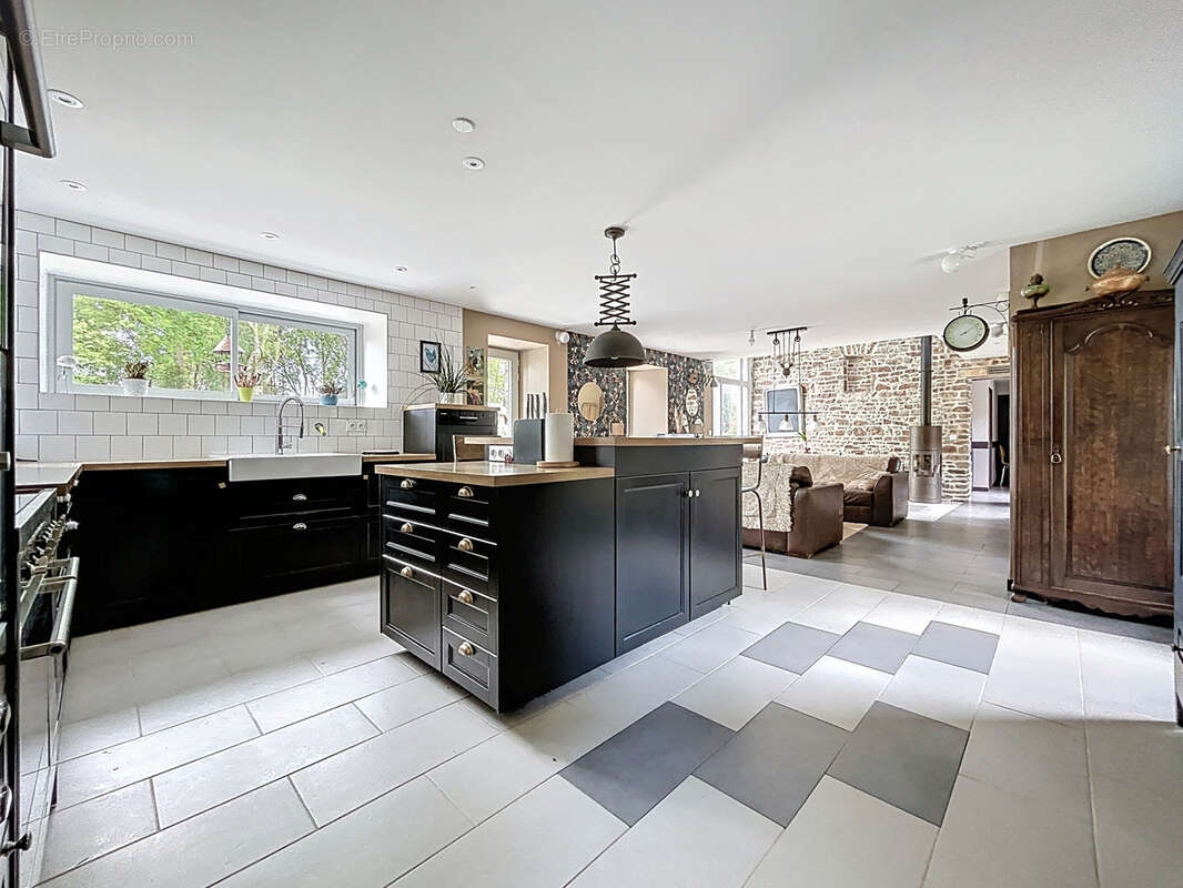 Maison à SAINT-MAURICE-EN-COTENTIN