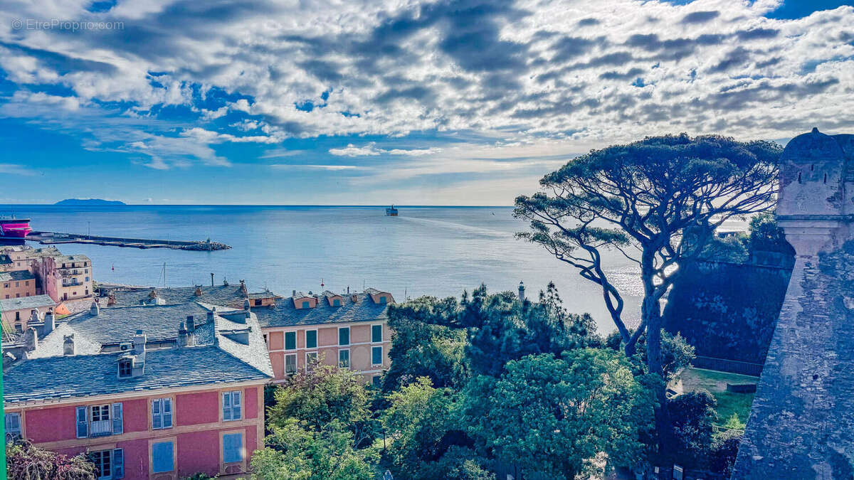 BASTIA  - APPARTEMENT - T3 - 85m² surface au sol avec vue mer - photo 8