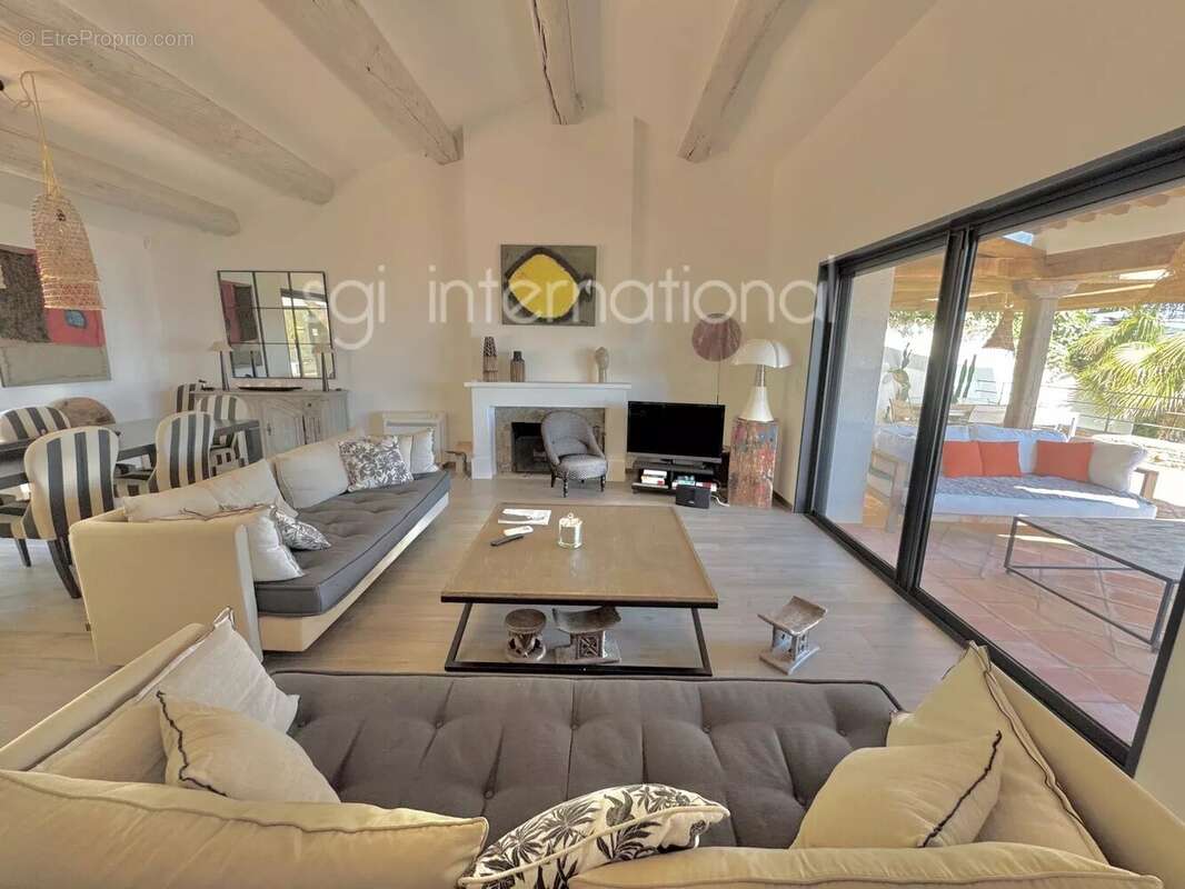 Maison à GASSIN